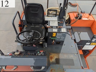 中古建設機械 中古 日立建機 HITACHI ローラー タイヤローラー ZC220P-5