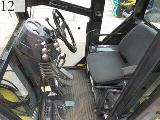 中古建設機械 中古 コマツ KOMATSU モーターグレーダー アーティキュレート式 GD405A-3E0