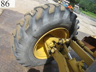 中古建設機械 中古 コマツ KOMATSU モーターグレーダー アーティキュレート式 GD405A-3E0