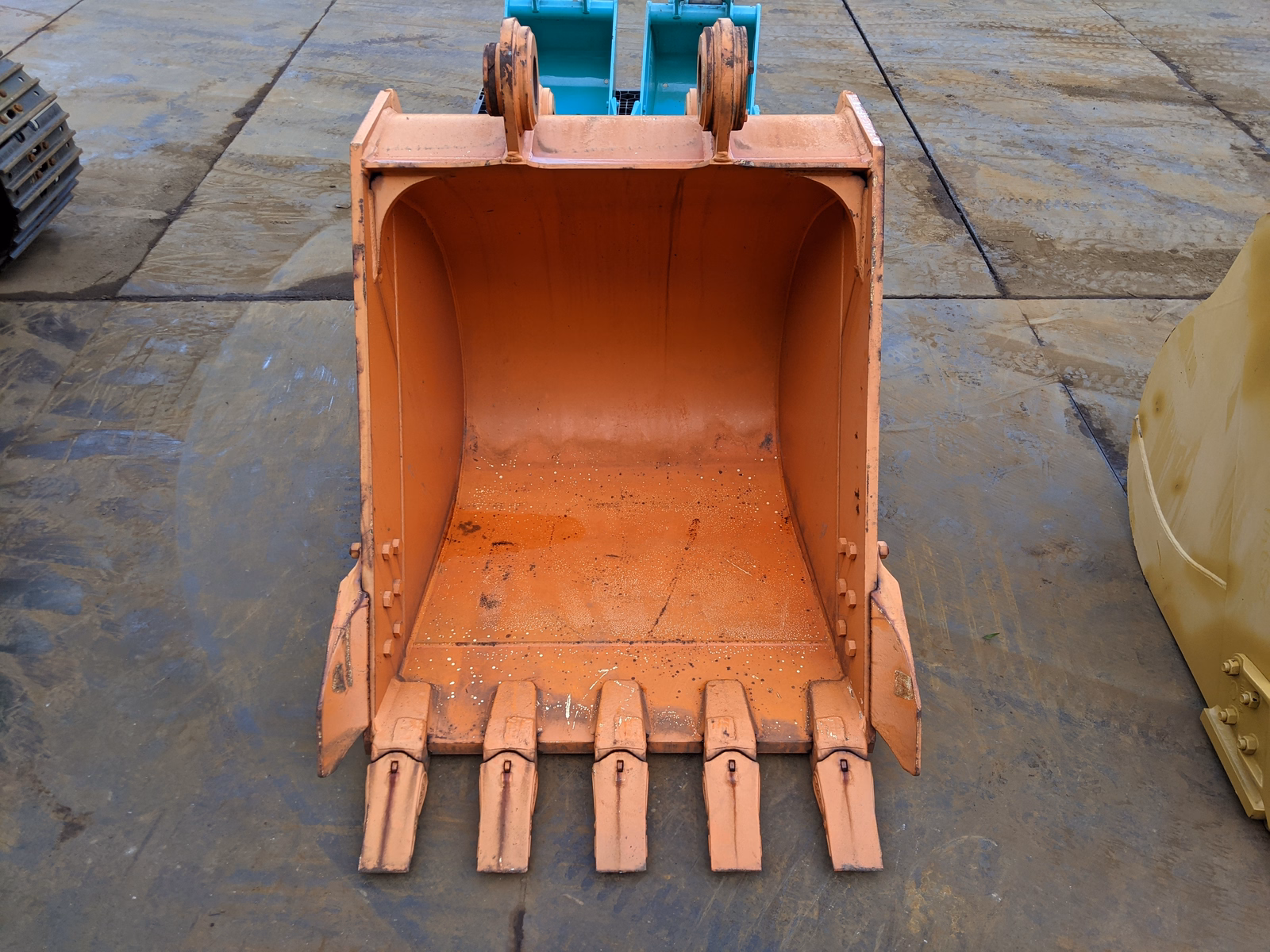 Used Construction Machine Used HITACHI Bucket Standard bucket ZX200 Standard bucket Photos