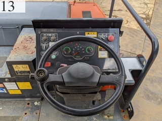 Used Construction Machine Used HITACHI HITACHI Roller Tire rollers ZC220P-5