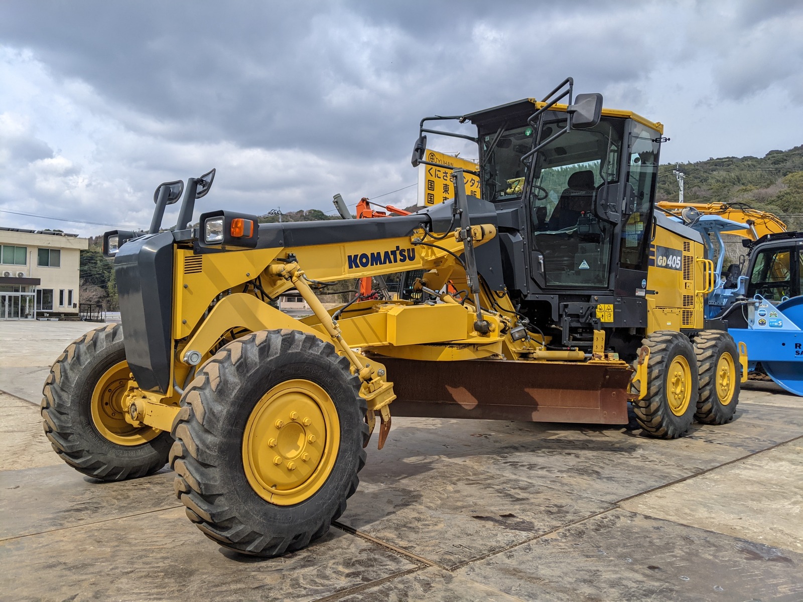 Used Construction Machine Used KOMATSU KOMATSU Bulldozer  GD405-7